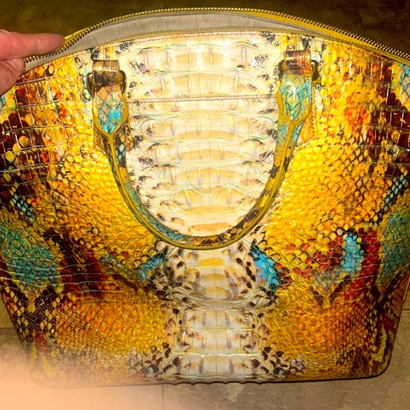 BRAHMIN yellow snake skin pattern large duxbury style. Fabulous condition. - Picture 2 of 7
